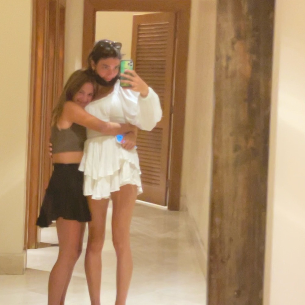 Meet your Posher, Courtney